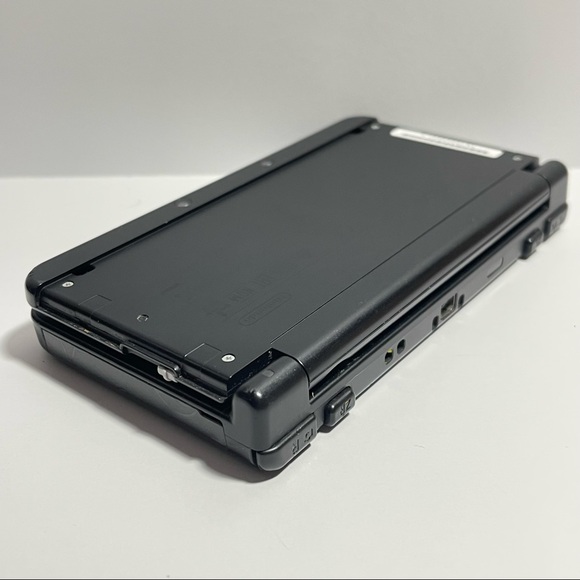 (BUNDLE) Black Friday Mario Edition NEW 3DS Black W/8 Games & Accessories!!
